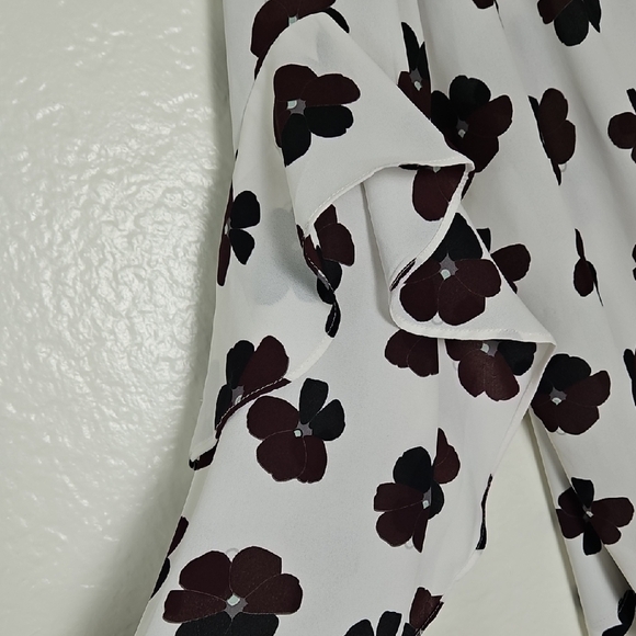 Ann Taylor White Blouse with Black Floral Pattern - Picture 3 of 5